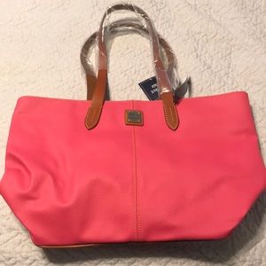 Dooney & Bourke Bags - Brand New Dooney & Bourke Large Purse & Wristlet Dooney & Bourke Bags - Brand New Dooney & Bourke Large Purse & Wristlet